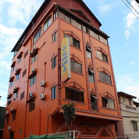 Lucky 2 Guesthouse Phnom Penh Esterno foto