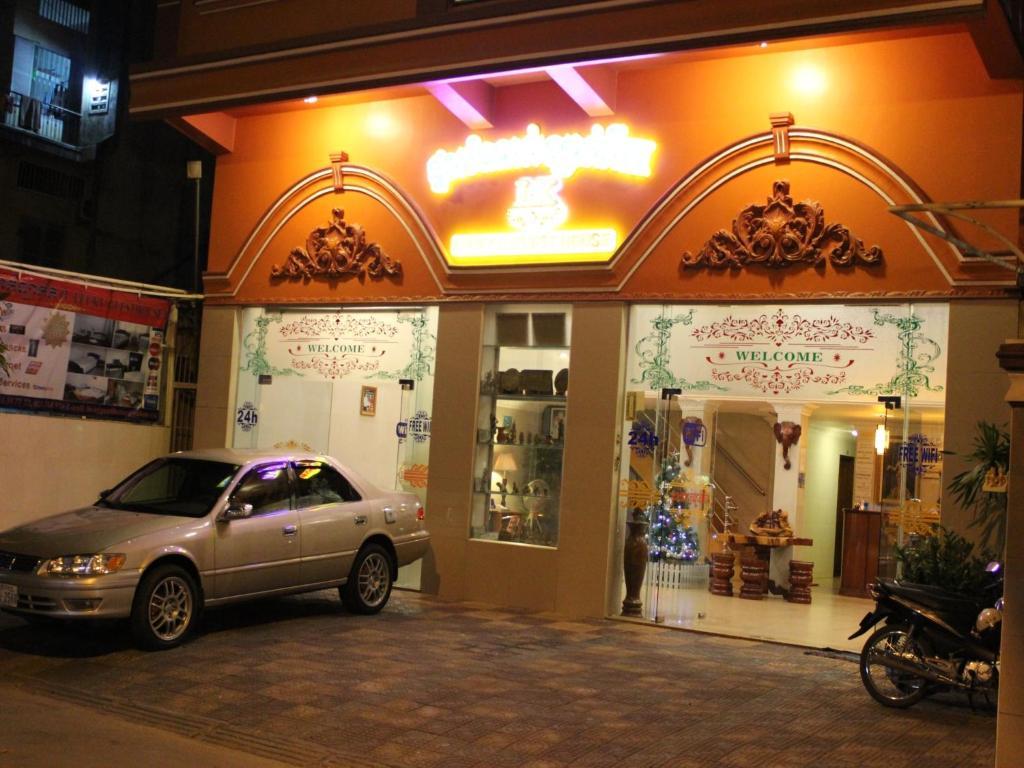 Lucky 2 Guesthouse Phnom Penh Esterno foto