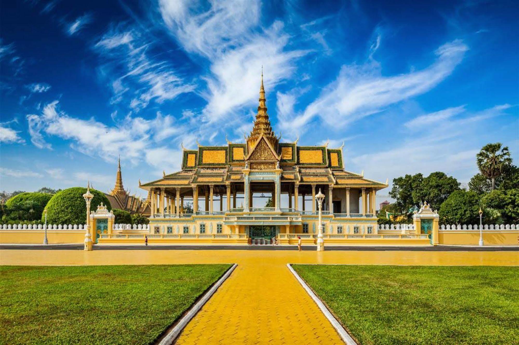 Lucky 2 Guesthouse Phnom Penh Esterno foto