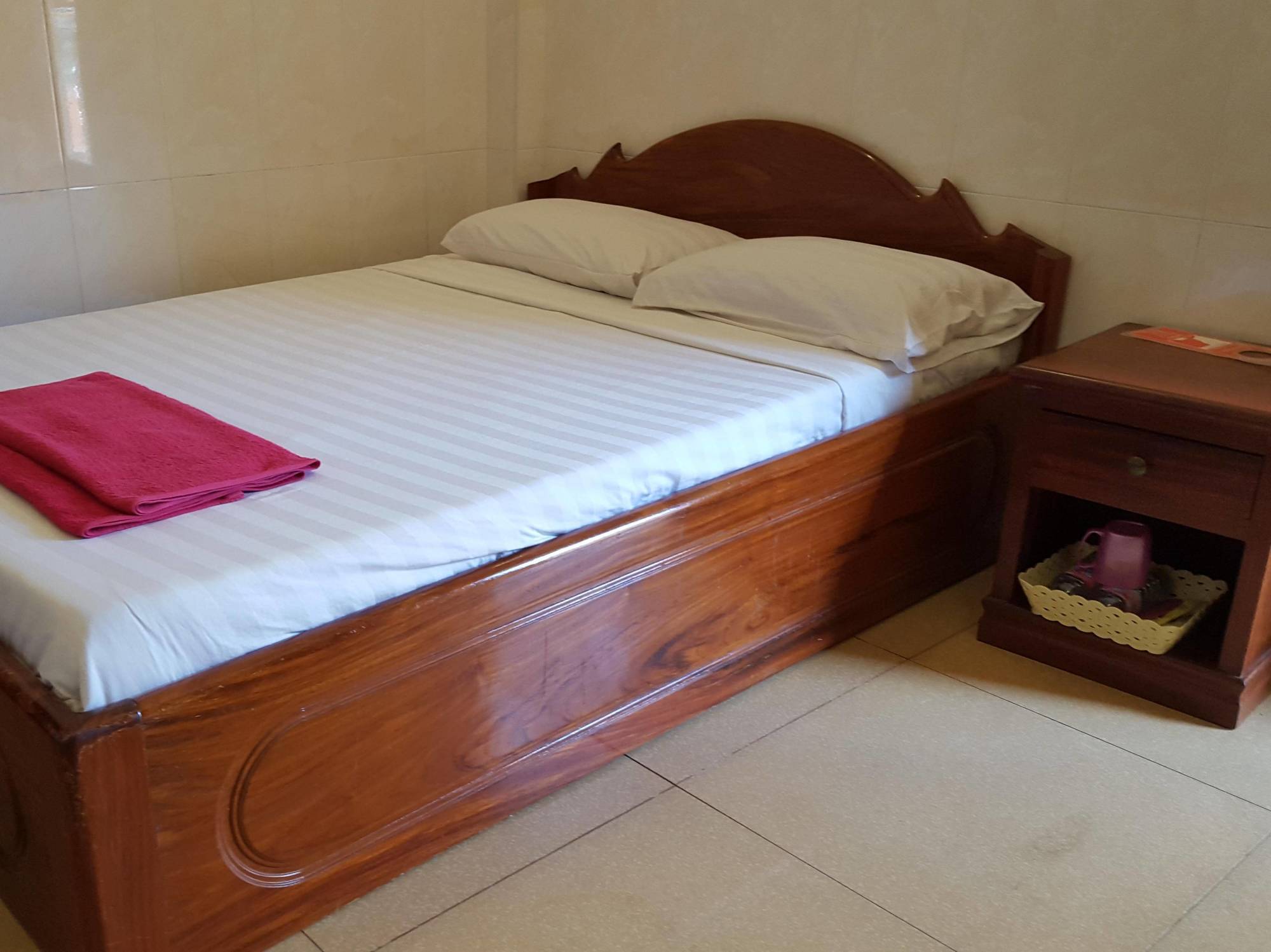 Lucky 2 Guesthouse Phnom Penh Esterno foto