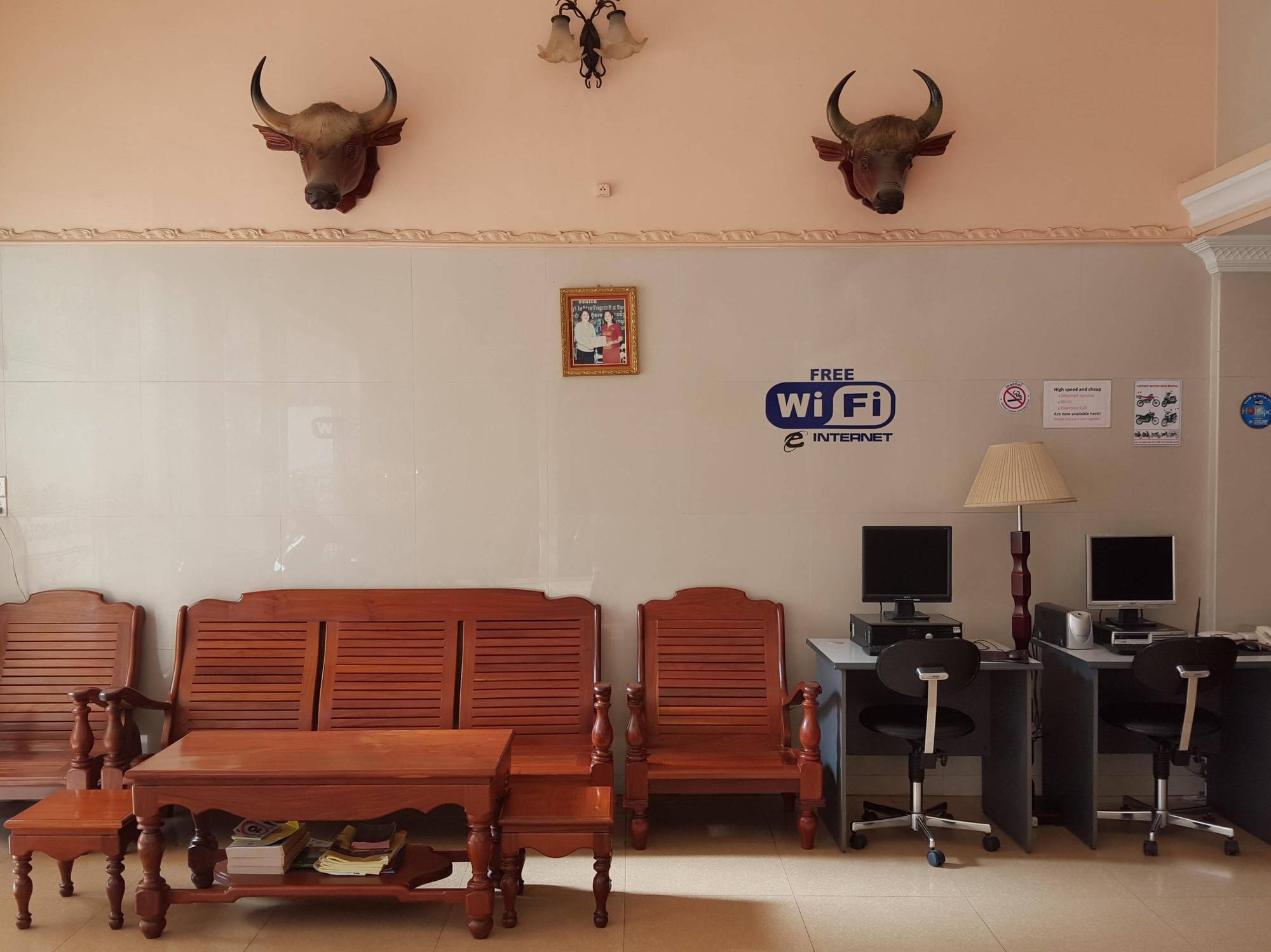 Lucky 2 Guesthouse Phnom Penh Esterno foto