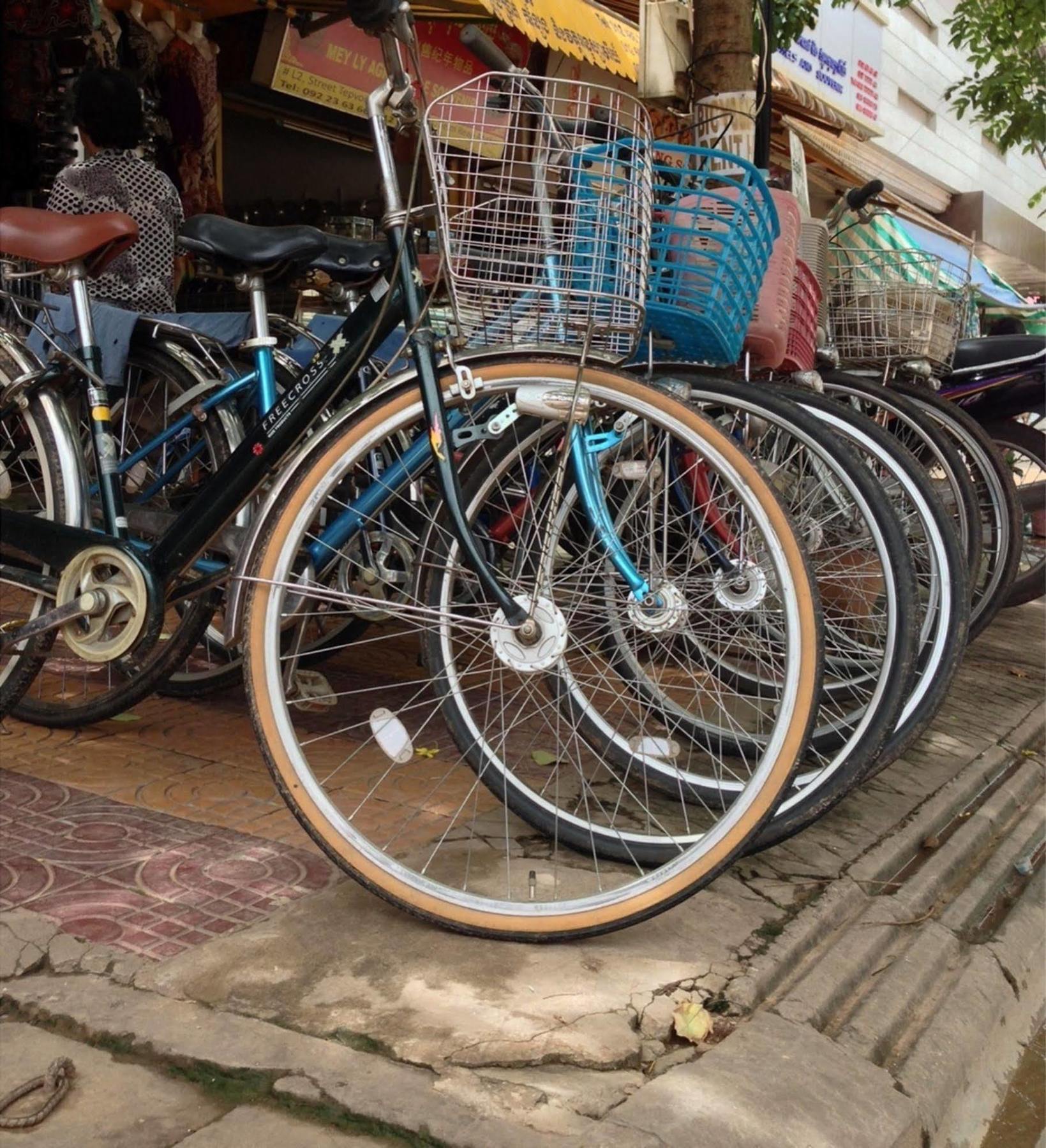 Lucky 2 Guesthouse Phnom Penh Esterno foto