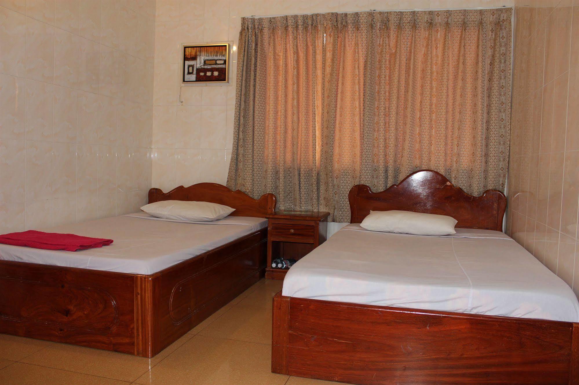 Lucky 2 Guesthouse Phnom Penh Esterno foto