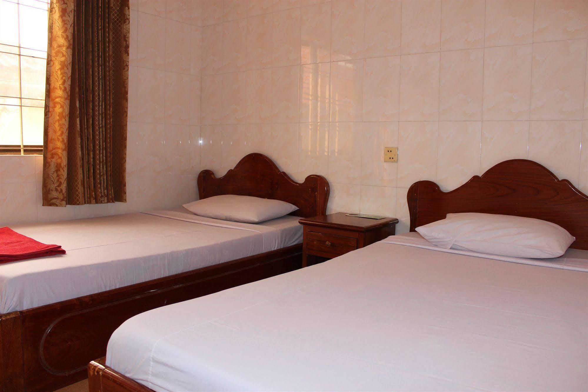 Lucky 2 Guesthouse Phnom Penh Esterno foto